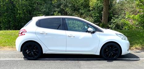 PEUGEOT 208 1.6 VTI FELINE