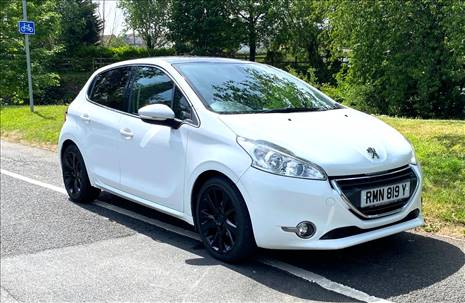 PEUGEOT 208 1.6 VTI FELINE