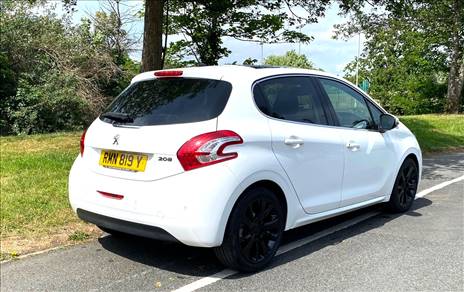 PEUGEOT 208 1.6 VTI FELINE