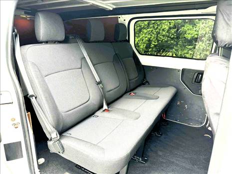 VAUXHALL VIVARO 1.5 (6 SEATS)