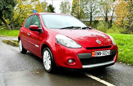 RENAULT CLIO TOM TOM AUTO
