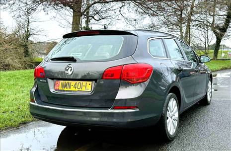 VAUXHALL ASTRA SPORTS TOURER 