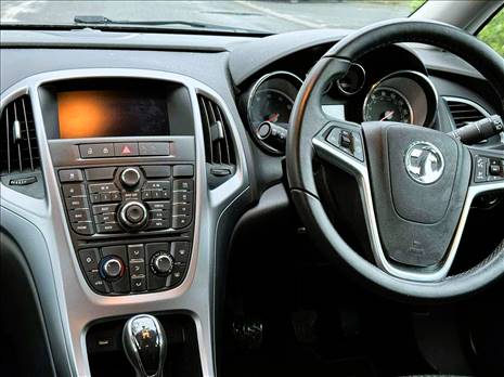 VAUXHALL ASTRA SPORTS TOURER 